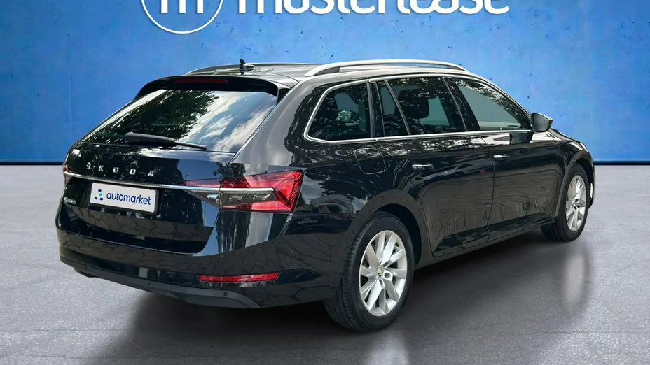 SKODA Superb -