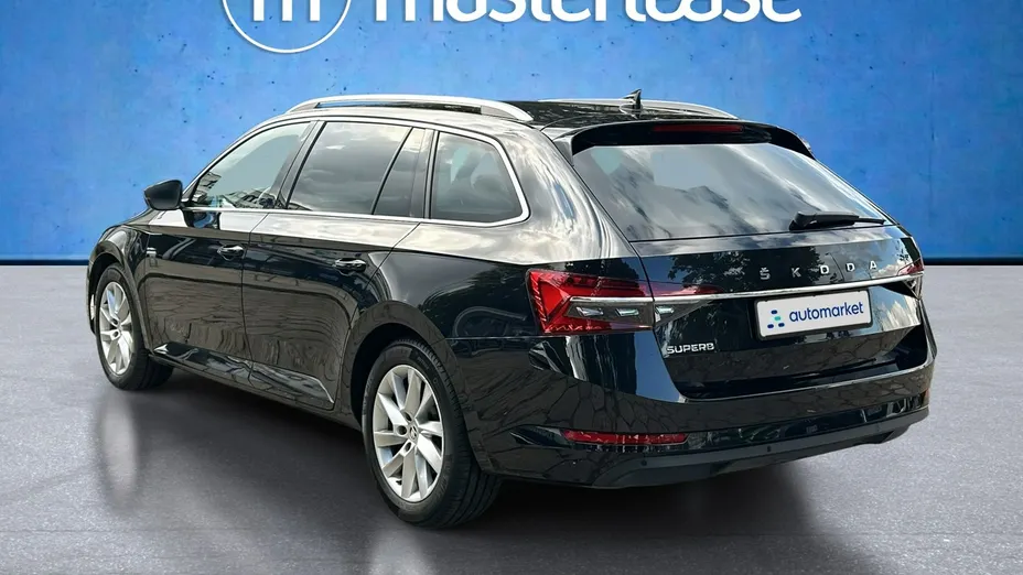 SKODA Superb -
