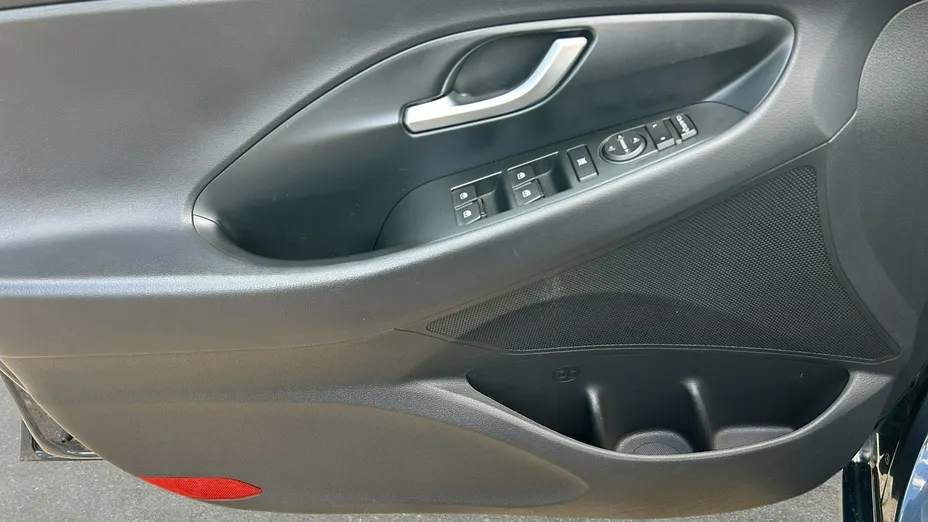 HYUNDAI i30 -