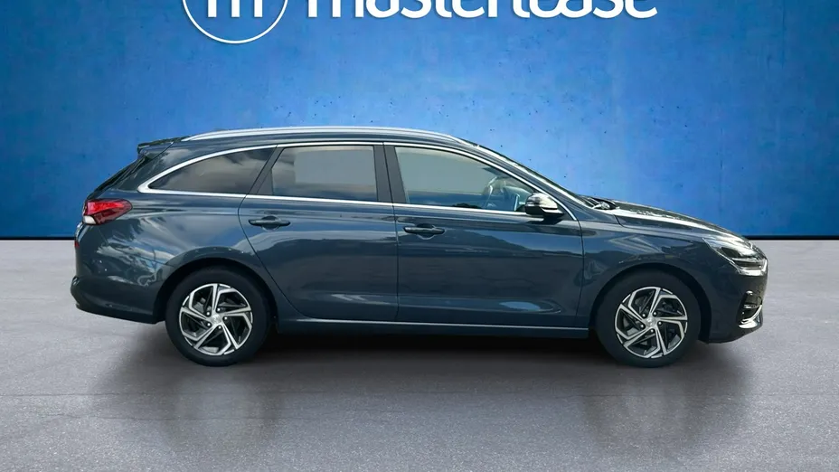 HYUNDAI i30 -