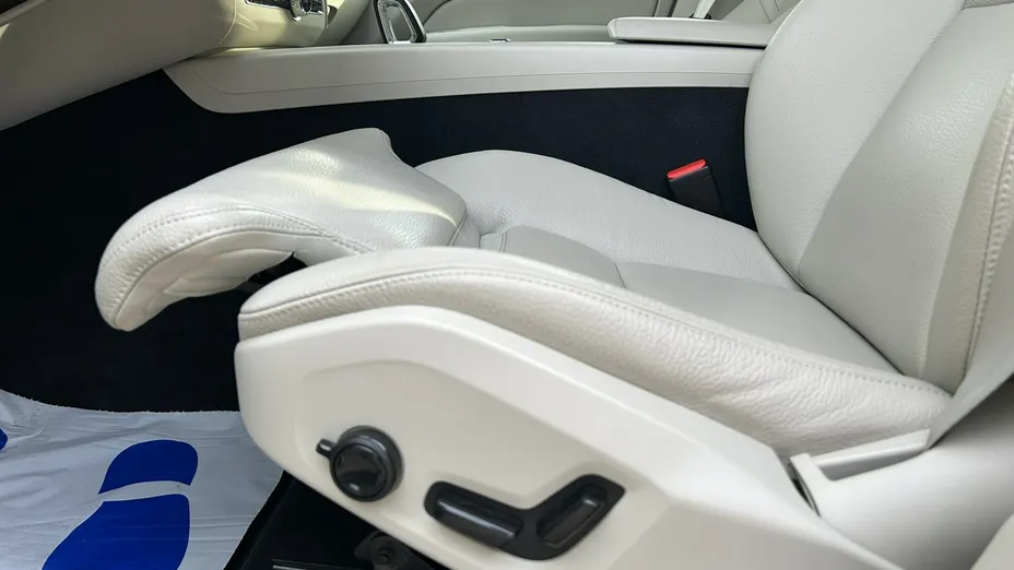 VOLVO XC60 -