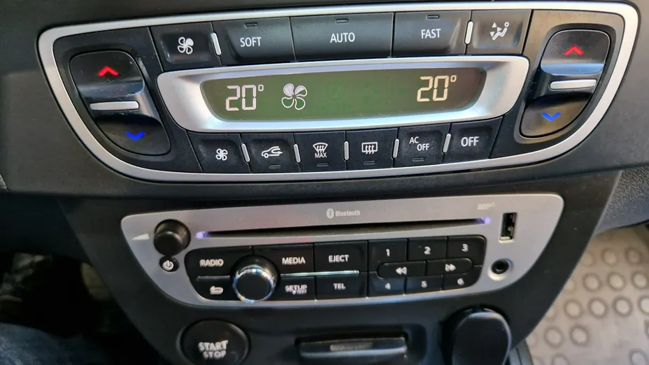 RENAULT Megane -