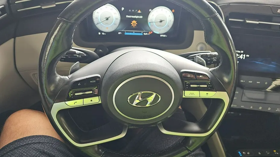 HYUNDAI Tucson -