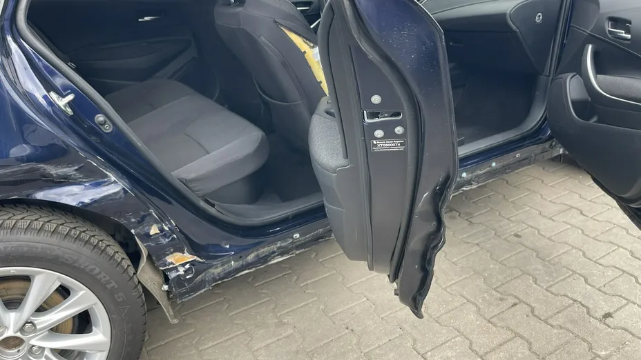 TOYOTA Corolla -