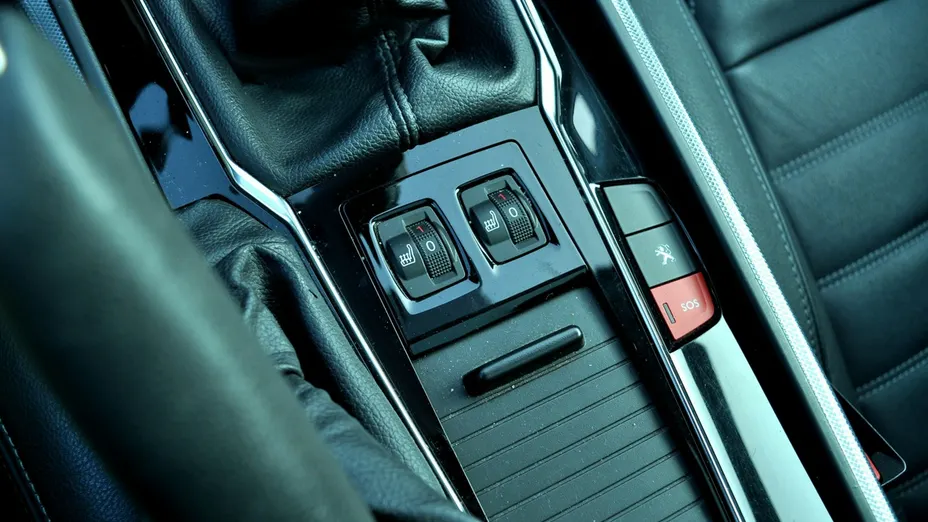 PEUGEOT 508 -