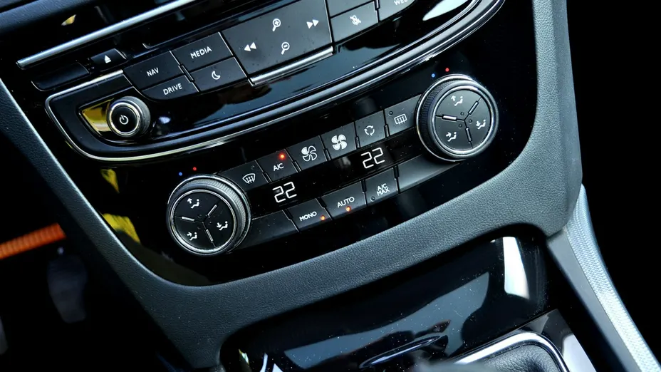 PEUGEOT 508 -