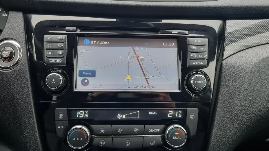 NISSAN X-Trail -