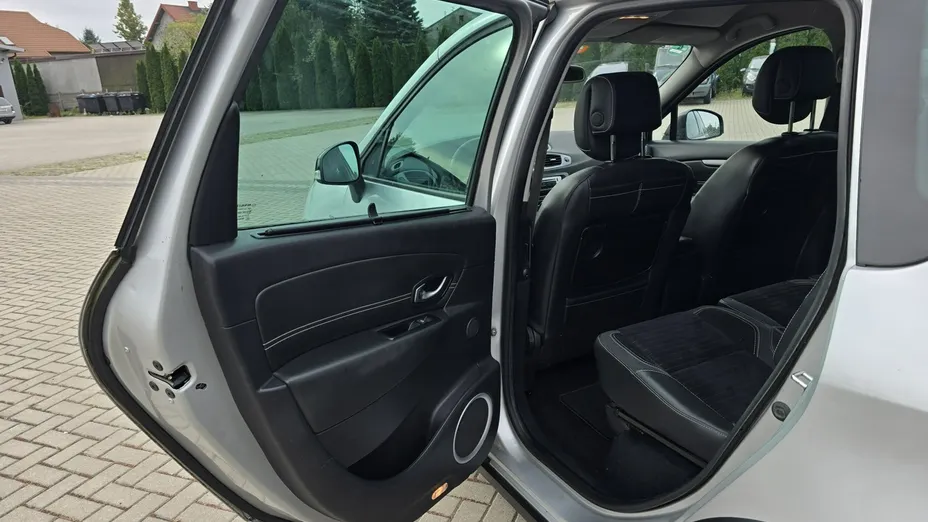 RENAULT Scenic -
