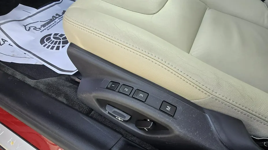 VOLVO V60 -