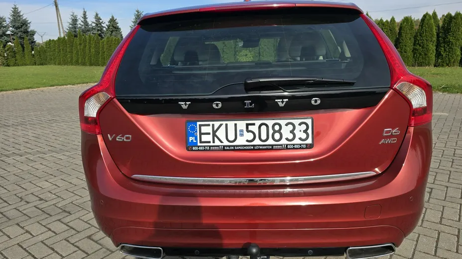 VOLVO V60 -