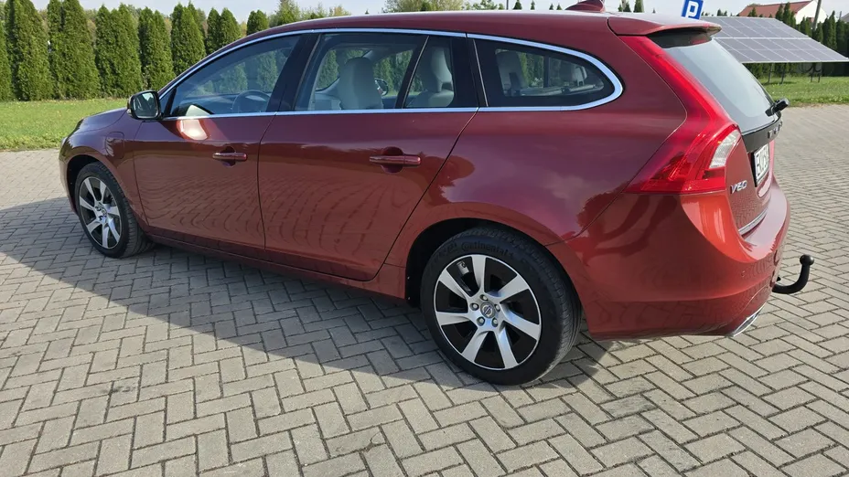 VOLVO V60 -