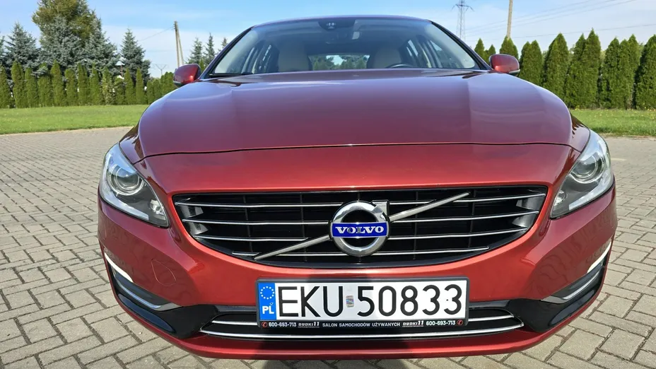 VOLVO V60 -