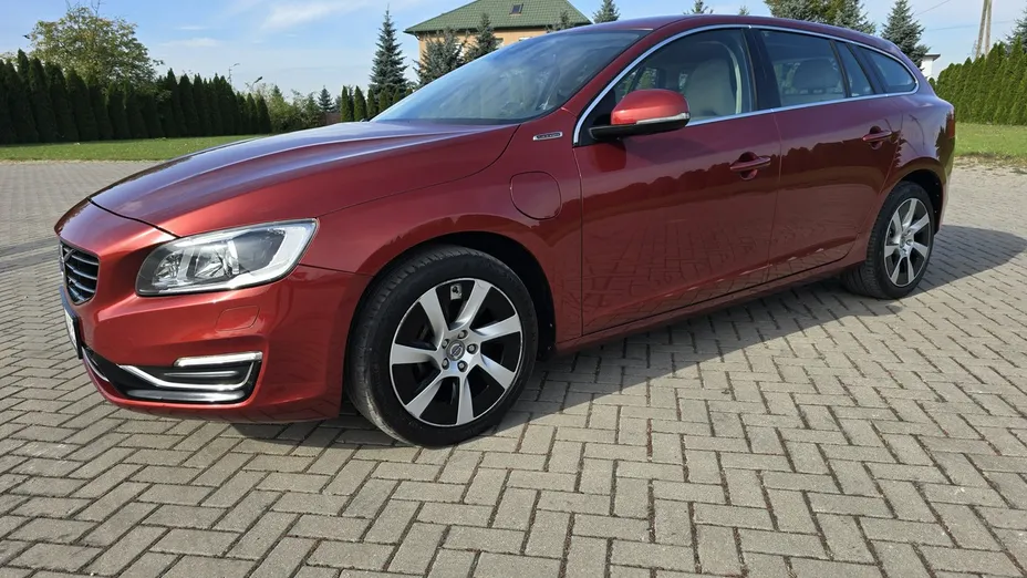 VOLVO V60 -