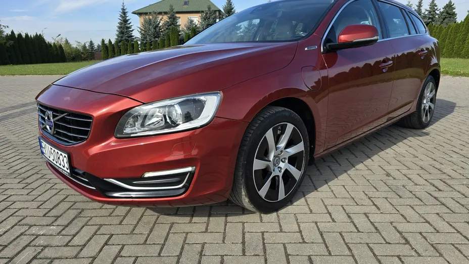 VOLVO V60 -