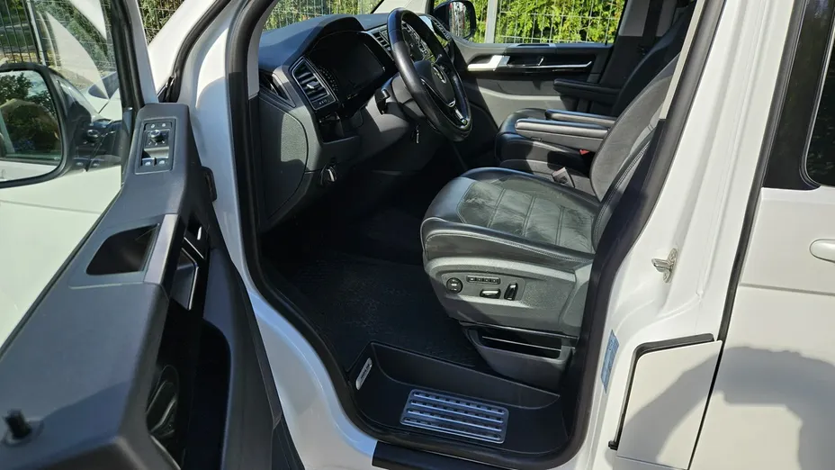 VOLKSWAGEN Multivan -