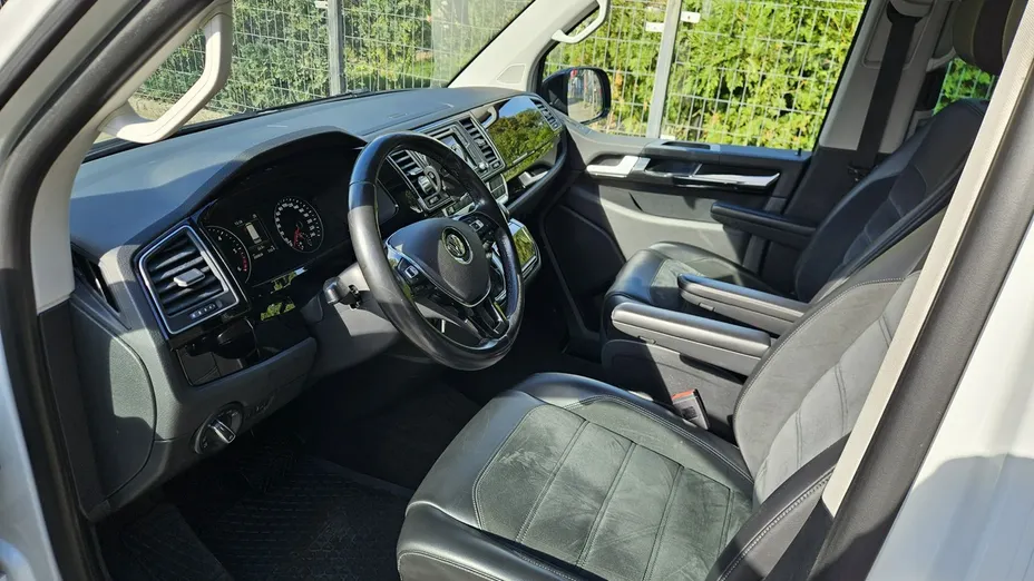 VOLKSWAGEN Multivan -