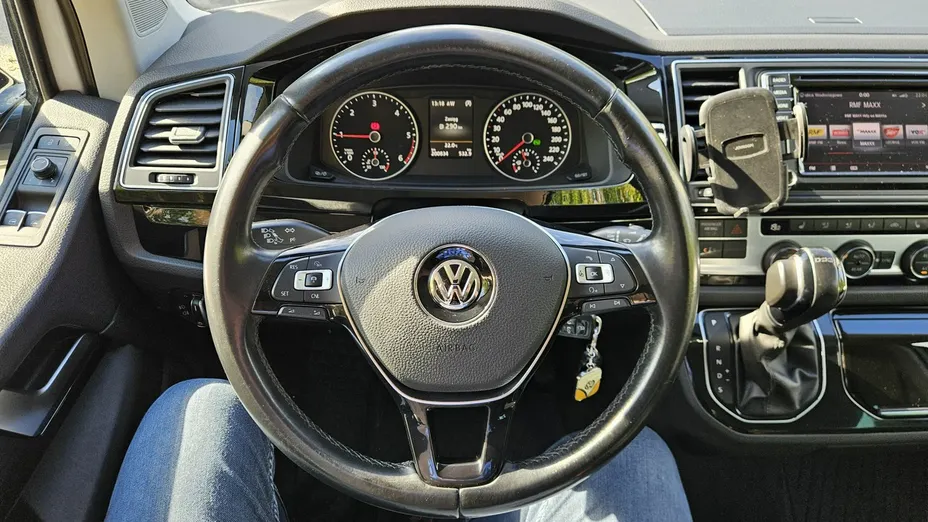 VOLKSWAGEN Multivan -