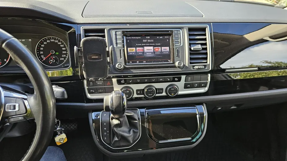 VOLKSWAGEN Multivan -