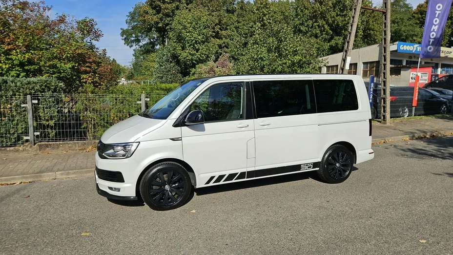 VOLKSWAGEN Multivan -