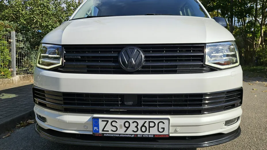 VOLKSWAGEN Multivan -