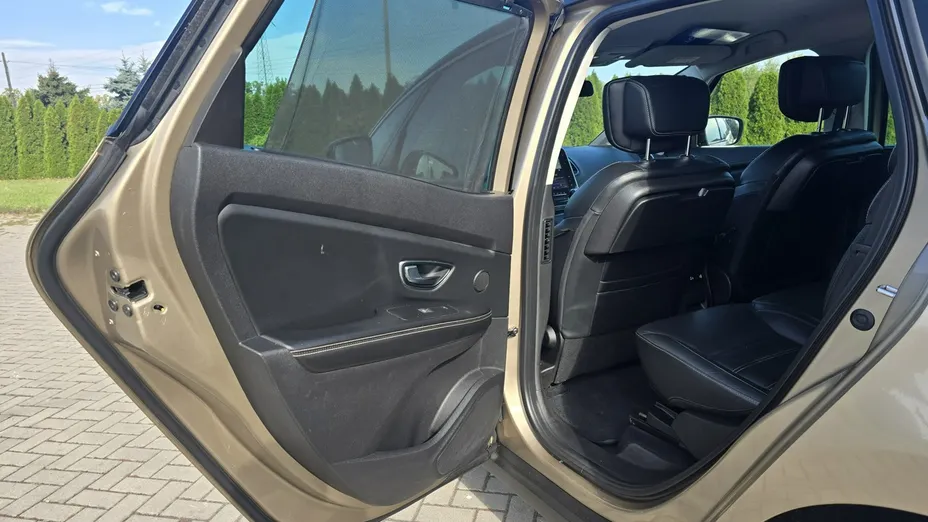 RENAULT Scenic -