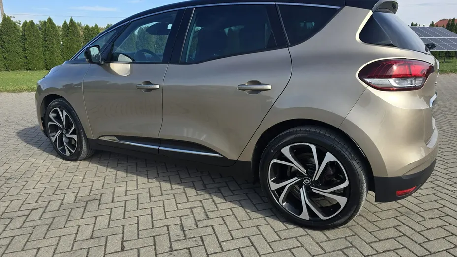 RENAULT Scenic -