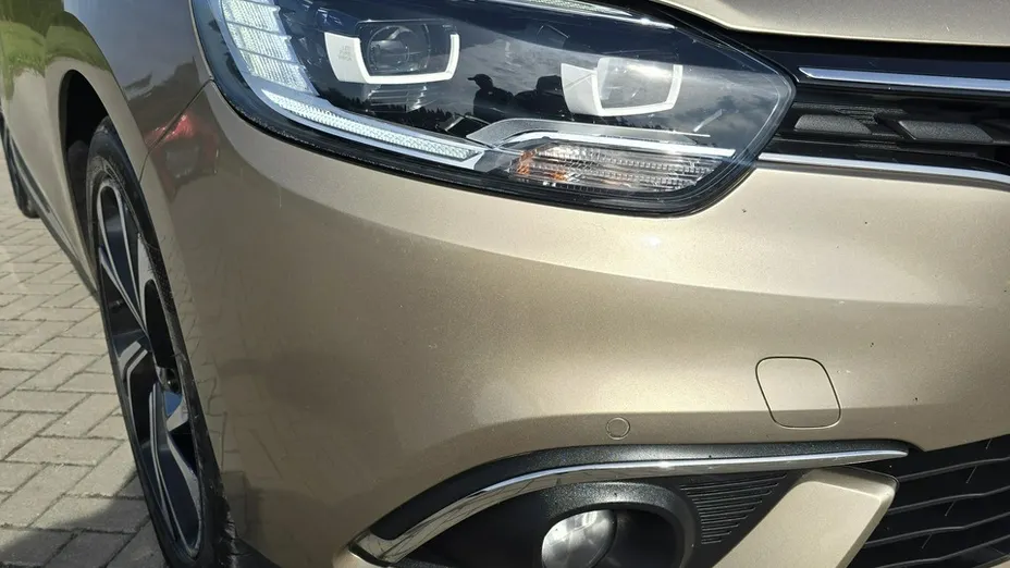 RENAULT Scenic -