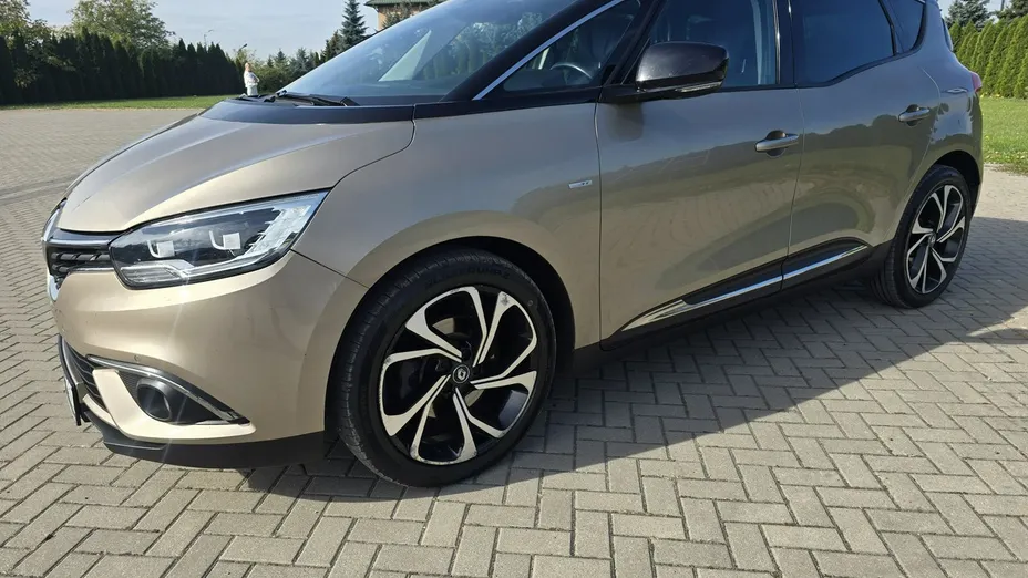 RENAULT Scenic -