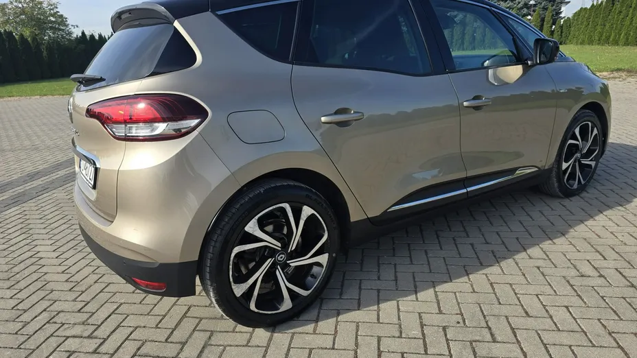 RENAULT Scenic -