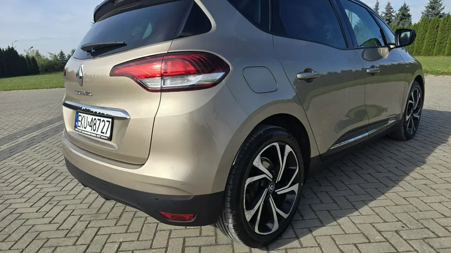 RENAULT Scenic -