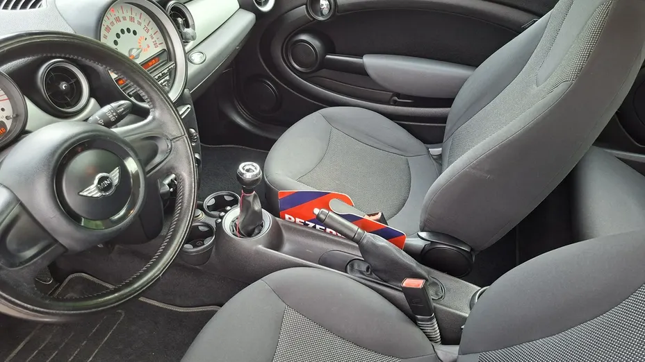MINI Cooper -