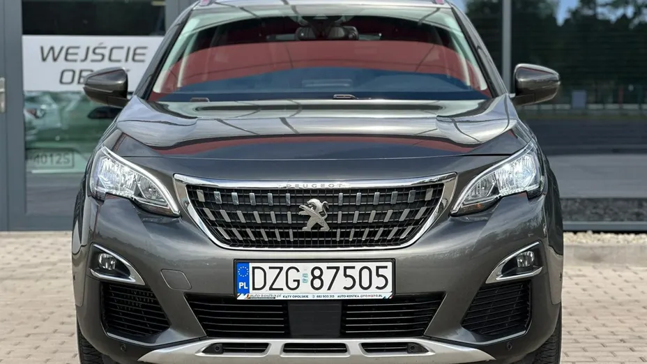 PEUGEOT 5008 -