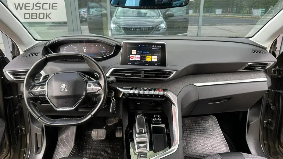 PEUGEOT 5008 -