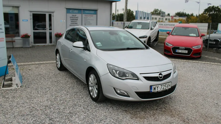 OPEL Astra -