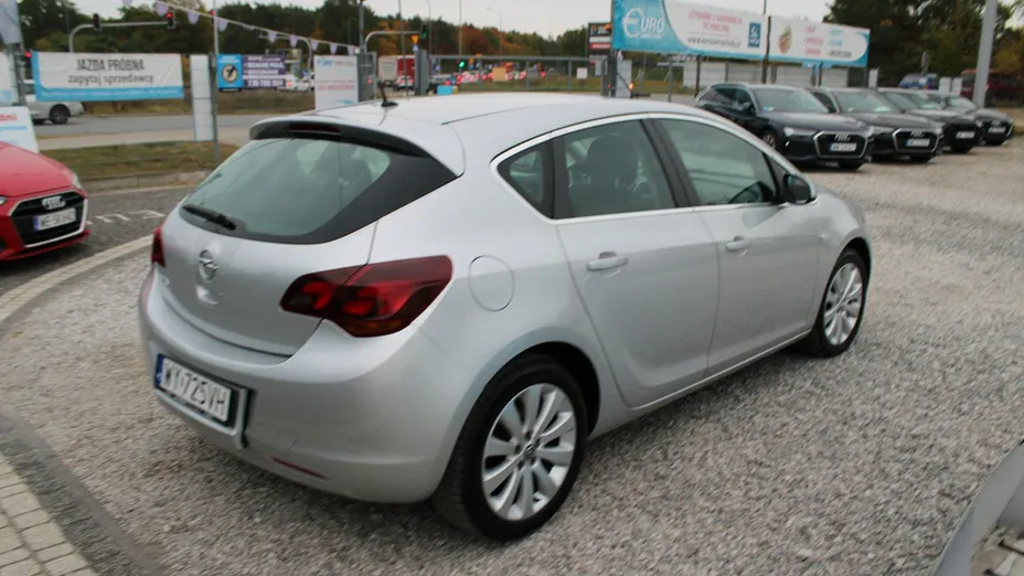 OPEL Astra -