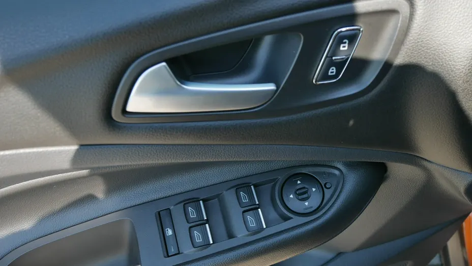 FORD Kuga -