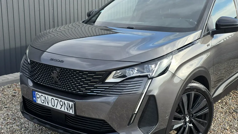 PEUGEOT 5008 -