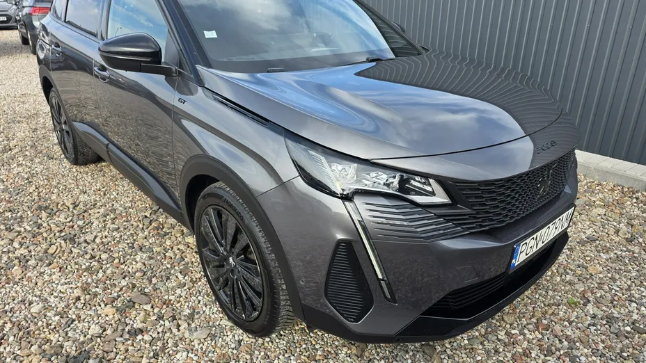 PEUGEOT 5008 -