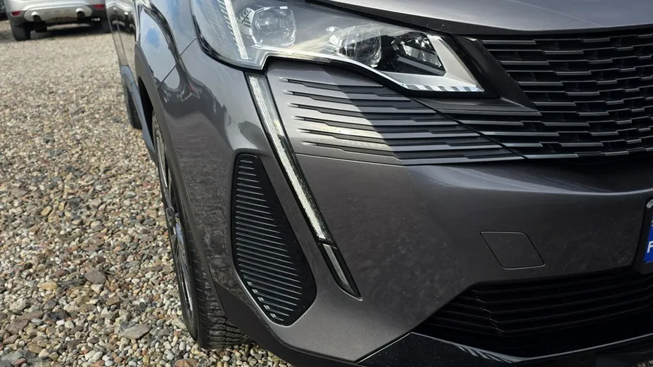 PEUGEOT 5008 -
