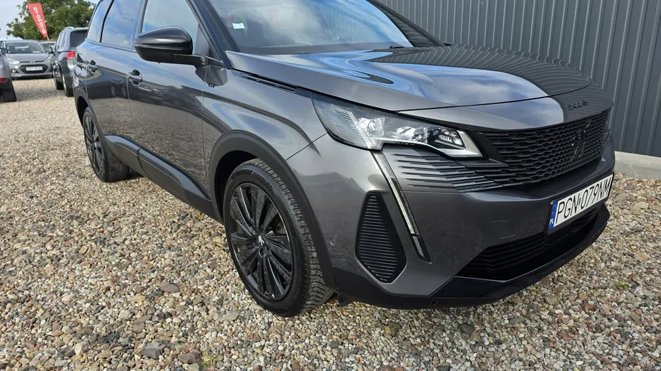 PEUGEOT 5008 -