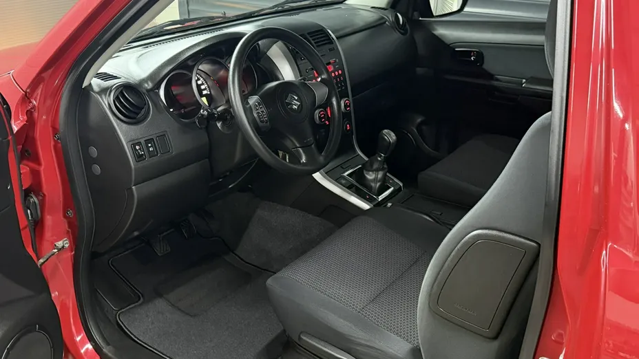 SUZUKI Grand Vitara -
