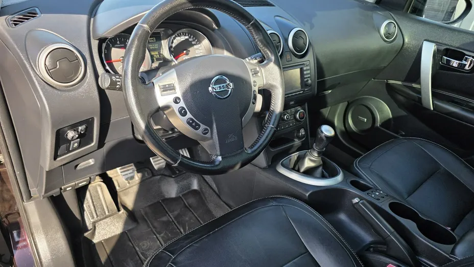 NISSAN Qashqai -