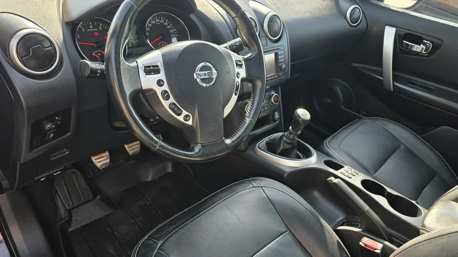 NISSAN Qashqai -