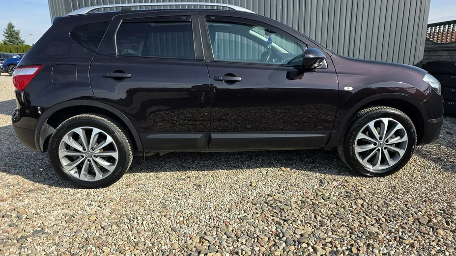 NISSAN Qashqai -