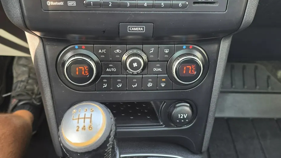 NISSAN Qashqai -