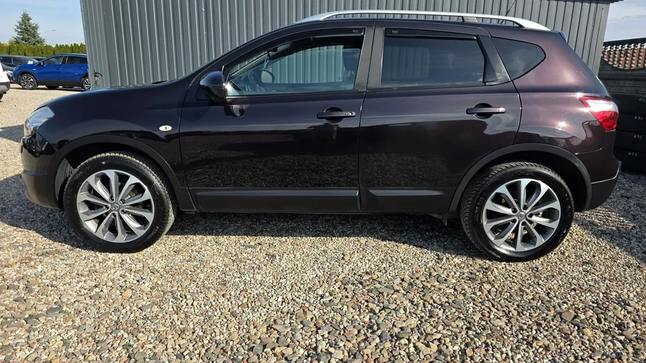 NISSAN Qashqai -