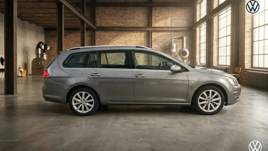 VOLKSWAGEN Golf -