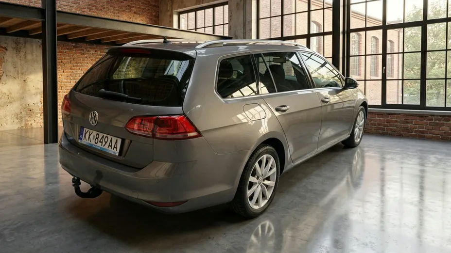 VOLKSWAGEN Golf -