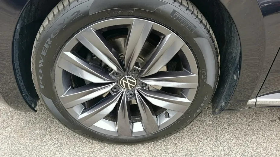 VOLKSWAGEN Arteon -
