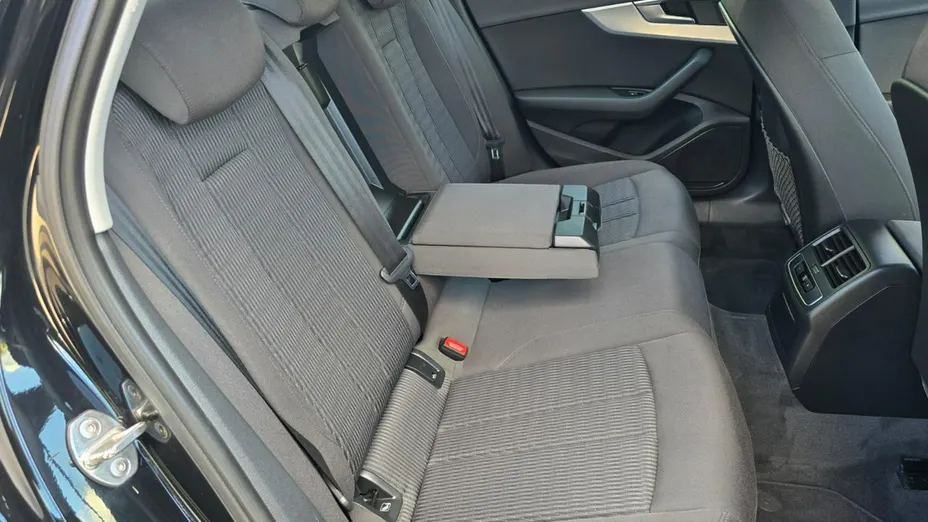 AUDI A4 -